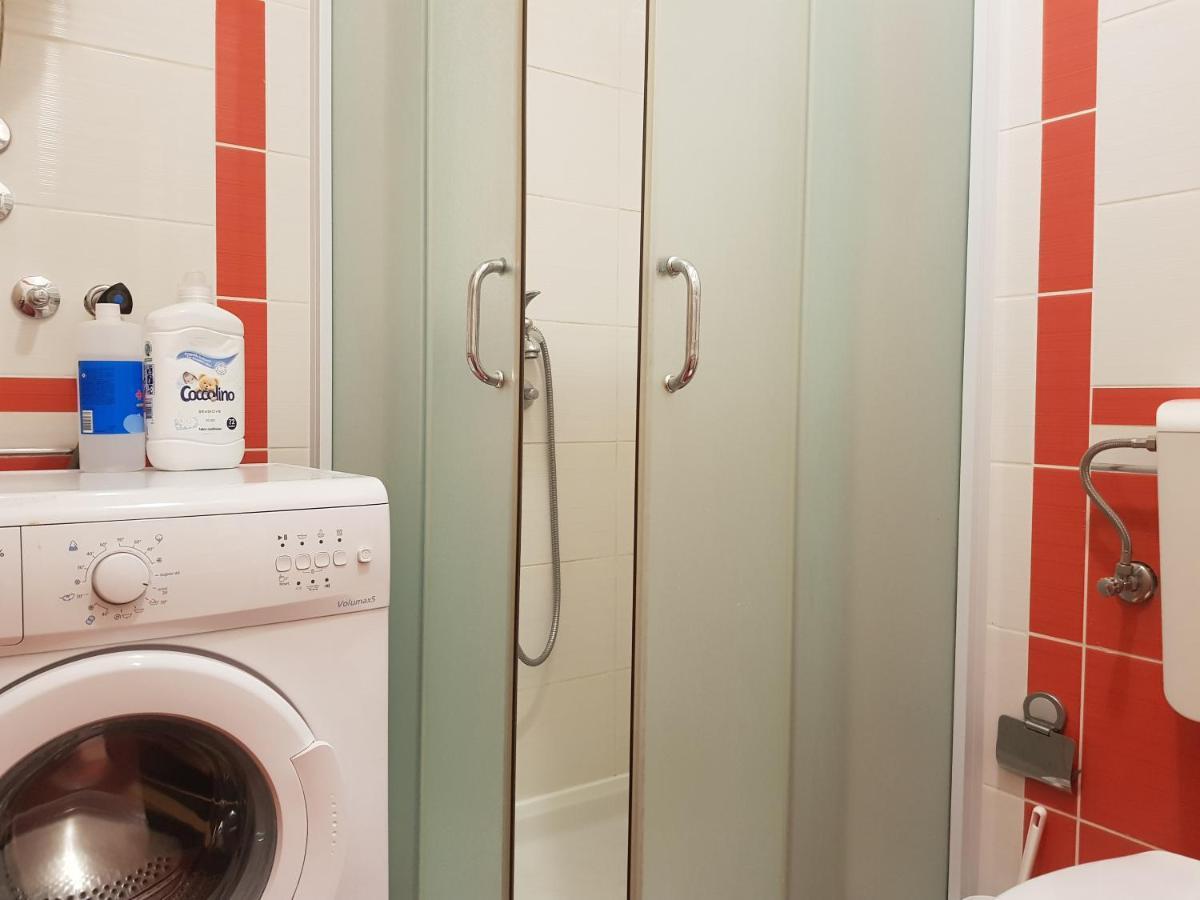 Rajiceva 5- Apartman Sa Prostranom Terasom I Garaznim Mestom クラグイェヴァツ エクステリア 写真