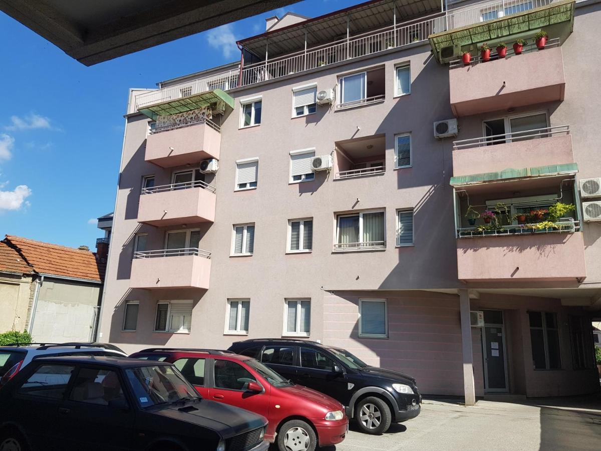 Rajiceva 5- Apartman Sa Prostranom Terasom I Garaznim Mestom クラグイェヴァツ エクステリア 写真