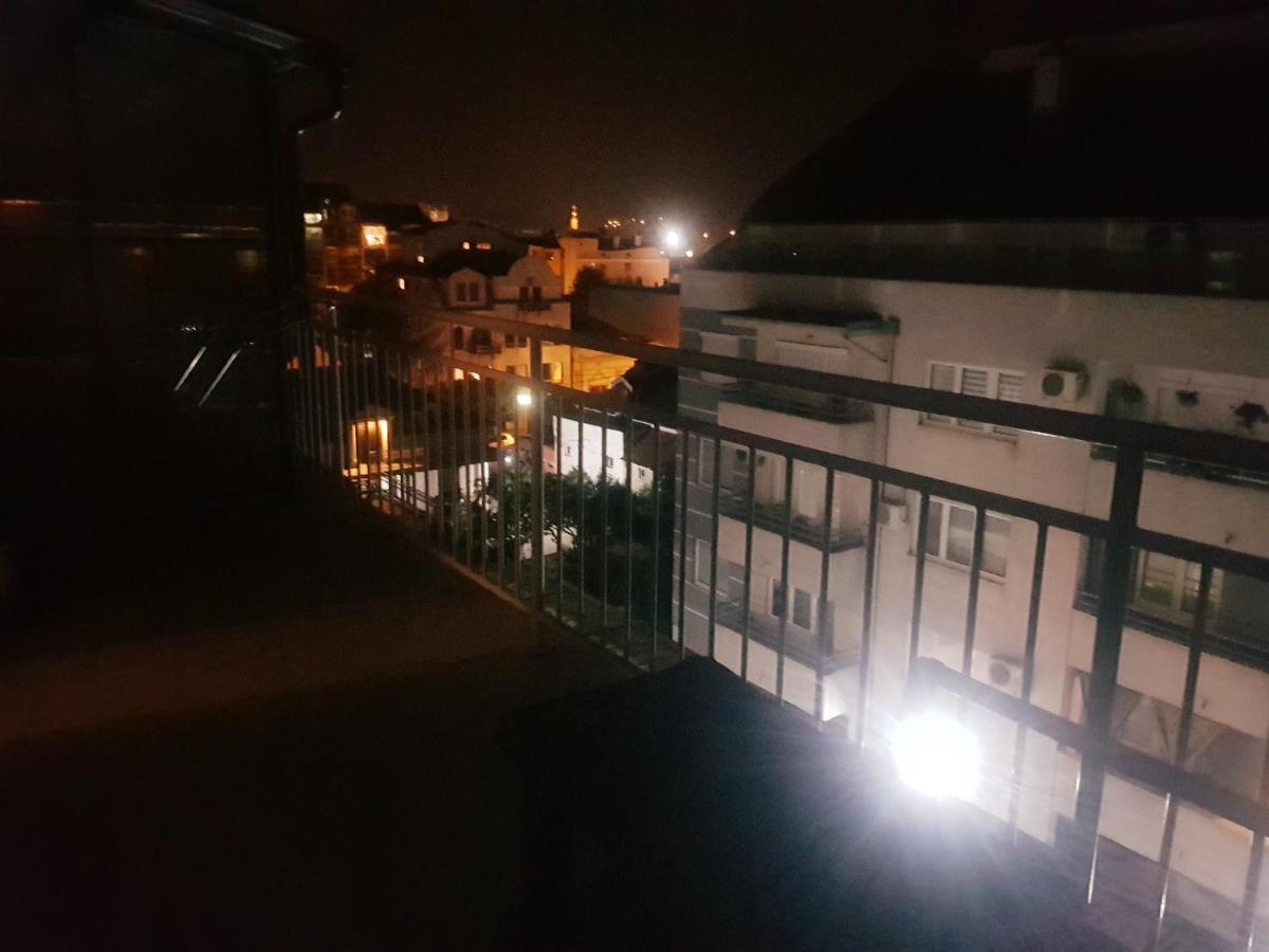 Rajiceva 5- Apartman Sa Prostranom Terasom I Garaznim Mestom クラグイェヴァツ エクステリア 写真